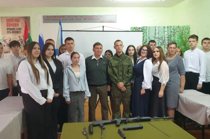 Участник СВО Павел Землянский осваивает новую профессию в Илекском зоотехникуме