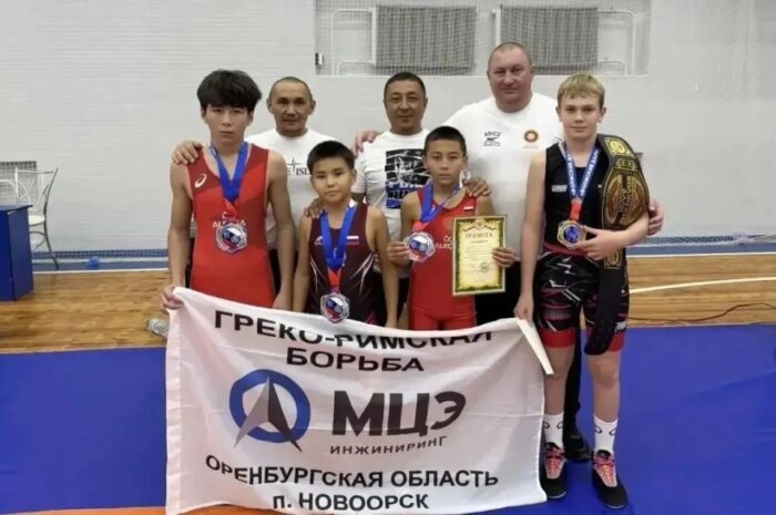Воспитанники Новоорской спортивной школы привезли медали с соревнований в Саратове