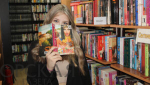 пушкинская карта буклет. пушкинская карта. пушкинская карта. пушкинская карта. пушкинская карта для молодежи в библиотеках.