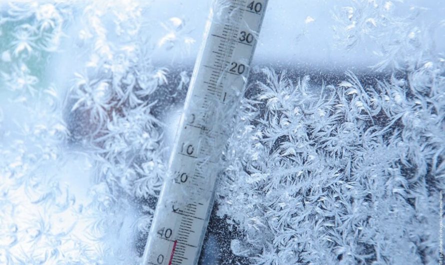 МЧС предупреждает о риске роста пожаров из-за аномальных морозов в России