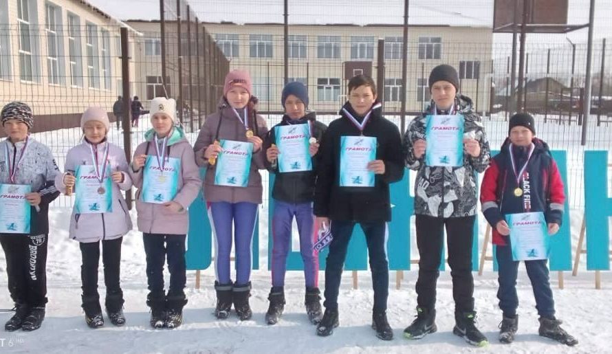 Юные спортсмены из Ленинского завоевали много призовых мест на «Лыжне России — 2023» в Кандауровке