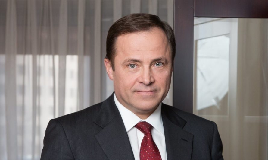 Полномочный представитель Президента РФ в ПФО Игорь Комаров поздравил жителей округа с праздником