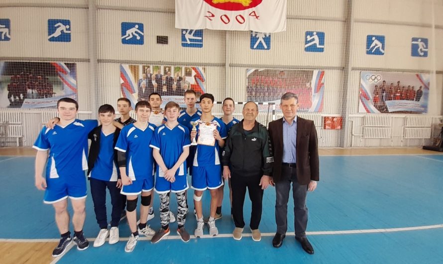 Команда Малозайкинской школы победила на районных соревнованиях по волейболу