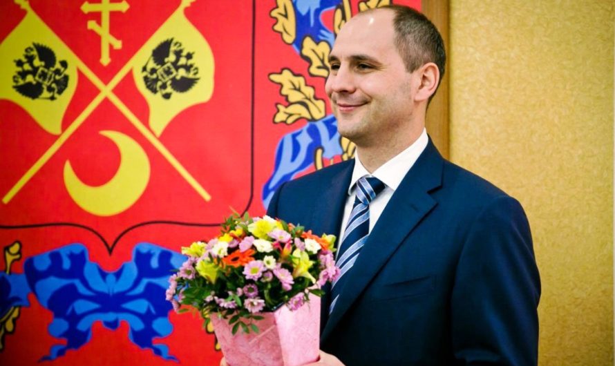 Губернатор Оренбуржья Денис Паслер поздравил женщин с 8 Марта