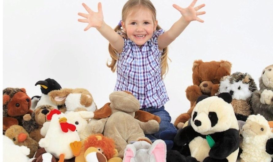 Совет женщин Первомайского района предлагает подарить игрушки детям и получить улыбки взамен
