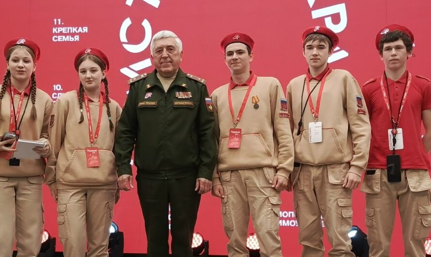 Первомайские юнармейцы стали финалистами регионального слета «Хранители истории»