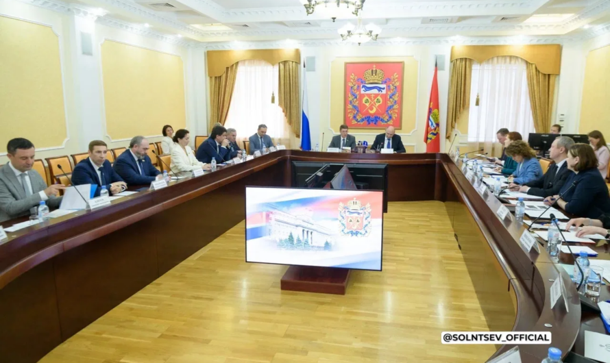 Вчера в Оренбуржье с рабочей поездкой прибыли сенаторы Совета Федерации РФ