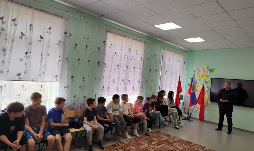 Первомайские полицейские провели профилактическую беседу в школьном лагере