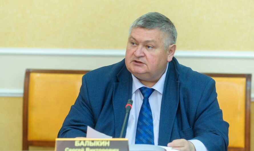 Владимир Путин наградил орденом Дружбы первого вице-губернатора Оренбургской области Сергея Балыкина