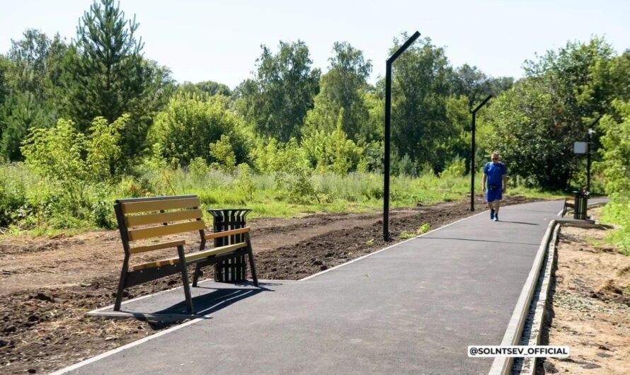 Губернатор Оренбуржья Евгений Солнцев в Медногорске посетил парк Победы