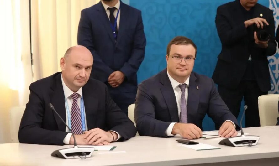 Губернатор Оренбуржья Евгений Солнцев работает в Омске на XXII Форуме межрегионального сотрудничества России и Казахстана