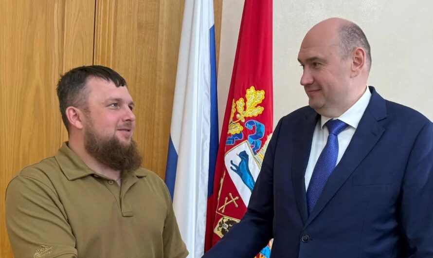Евгений Солнцев провел встречу с командиром казачьего БАРС-6 «Форштадт»