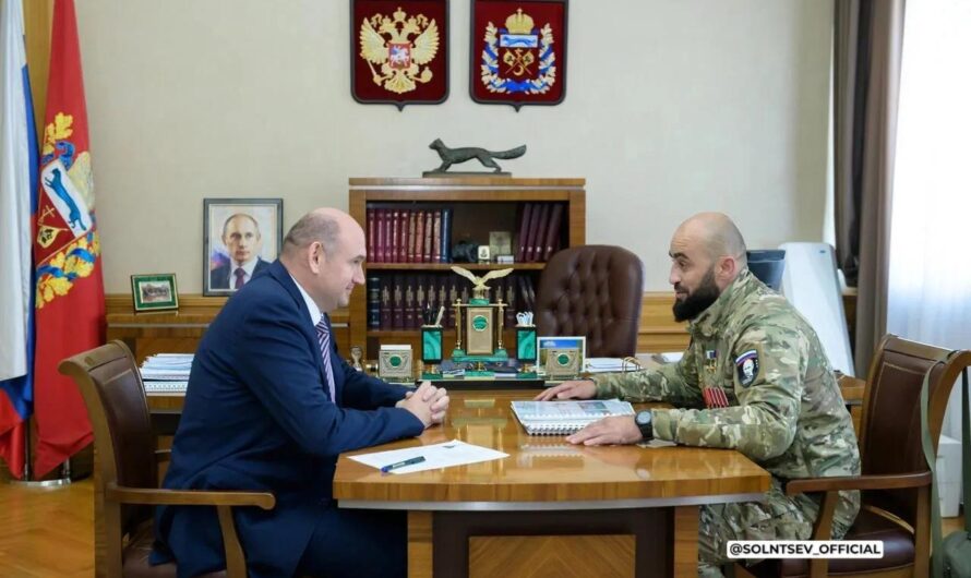 Губернатор Оренбуржья Евгений Солнцев встретился с Героем России из Кваркенского района Михаилом Михайловым