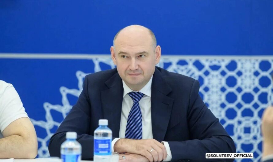 Губернатор Евгений Солнцев поздравил оренбуржцев с Днем воссоединения Донецкой Народной Республики, Луганской Народной Республики, Запорожской и Херсонской областей с Российской Федерацией