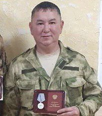Участника СВО из Асекеевского района за отвагу наградили медалью