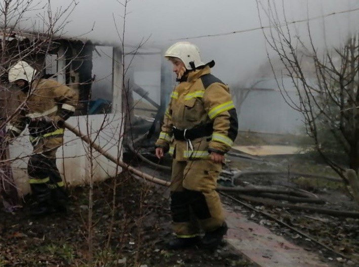 Вчера в селе Асекеево горела надворная постройка