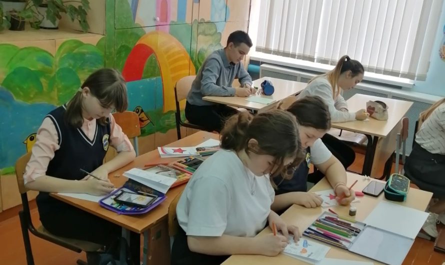 Школьники из Асекеевского района сделали обереги для участников Специальной военной операции