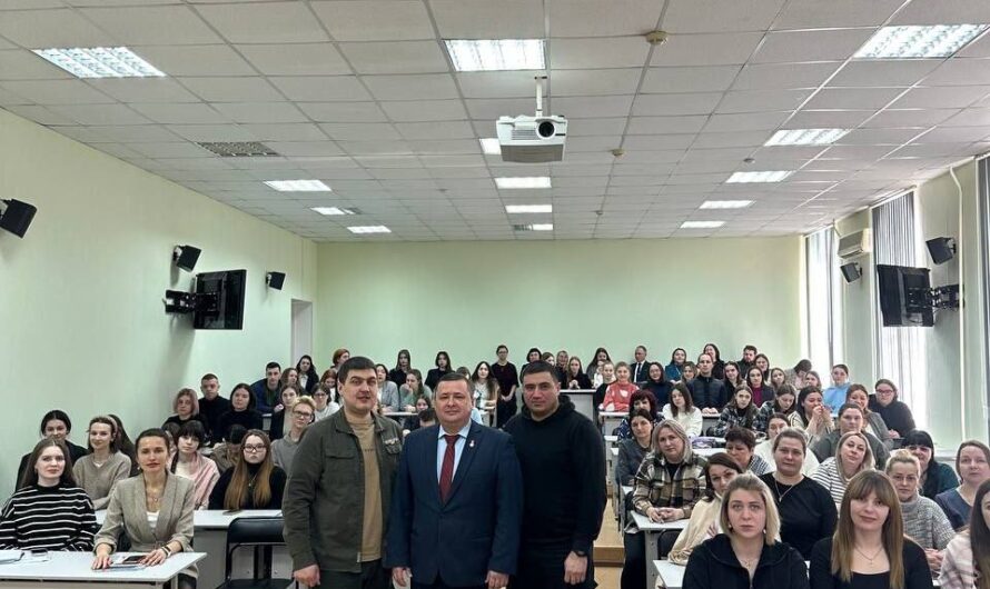 Герои среди нас: школьники и студенты Оренбуржья стали участниками акции Общества «Знание»