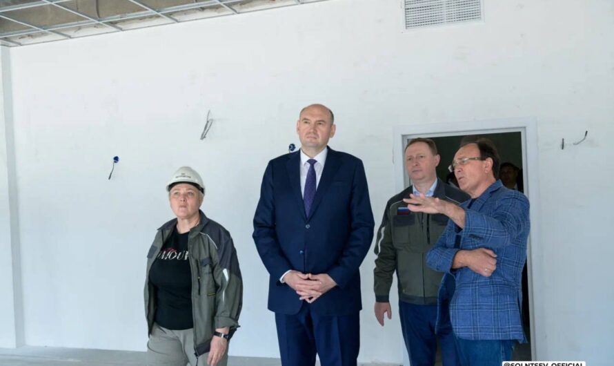 Евгений Солнцев оценил ход строительства школы на улице Гаранькина в Оренбурге