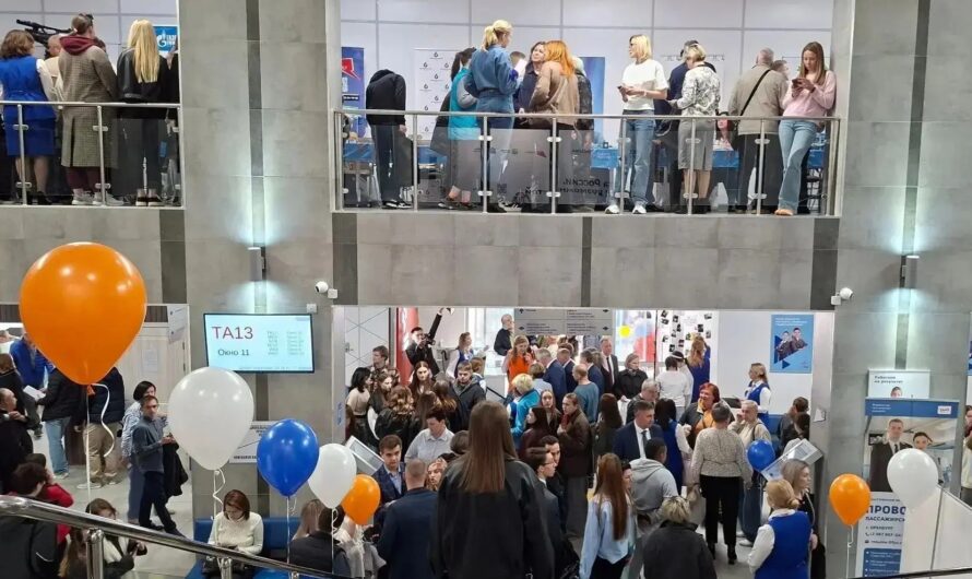 Всероссийская ярмарка трудоустройства помогла найти работу более 280 оренбуржцам