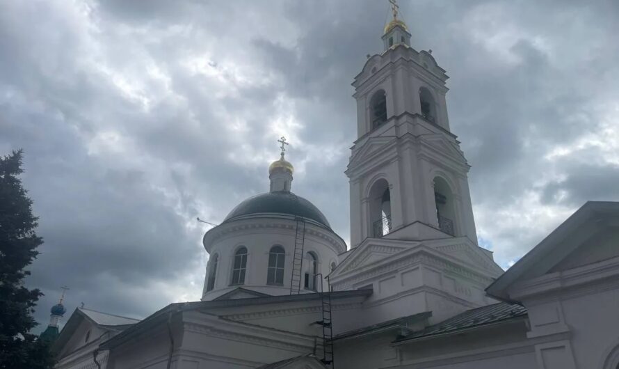 Евгений Солнцев поздравил оренбуржцев с Днем Святой Троицы