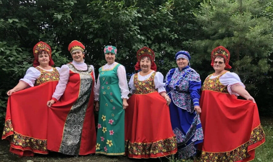 Надели народное в День России