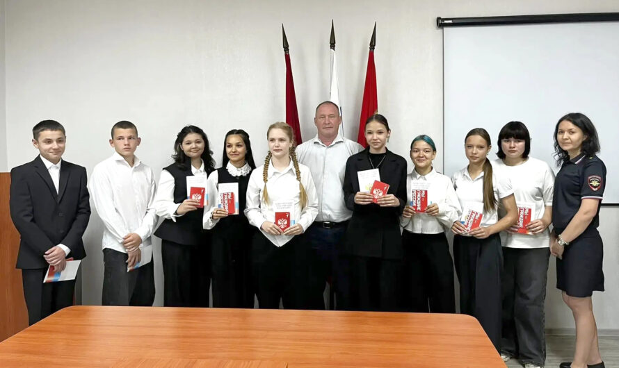 Паспорта юным гражданам страны