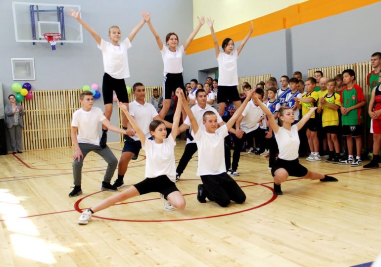 В школах Оренбуржья ремонтируют и оснащают спортивные залы