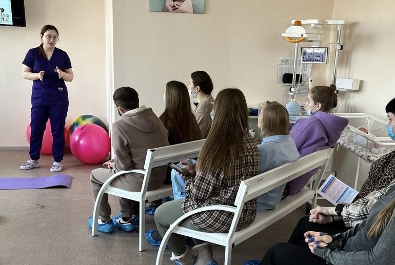В Бузулуке прошло занятие для молодых родителей  «Ожидание чуда» в женской консультации ББСМП