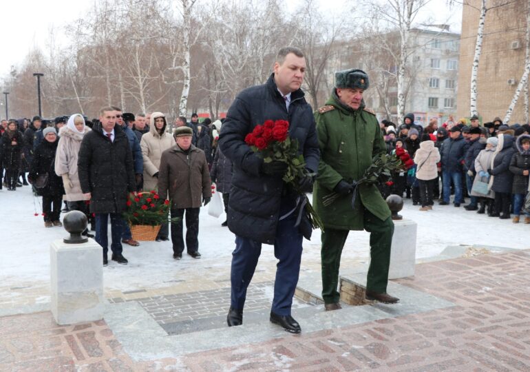 В Бузулуке прошёл митинг у мемориала бойцов, погибших при исполнении воинского долга в ходе локальных войн и вооружённых конфликтов
