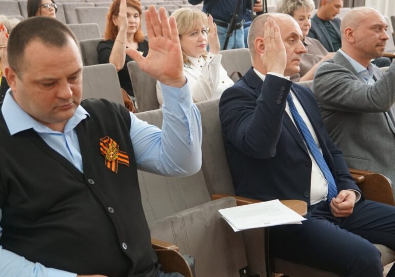 Полномочия трёх депутатов горсовета Бузулука от КПРФ досрочно прекращены