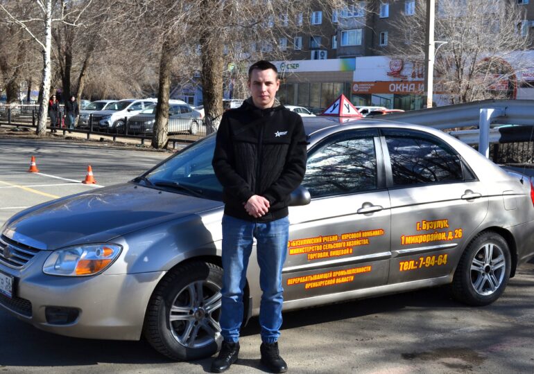Инструктор по вождению