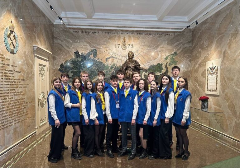 Бузулукские ребята из школы №6 приняли участие во Всероссийском форуме-конкурсе исследовательских проектов “Школьная премьер-лига” в Санкт-Петербурге