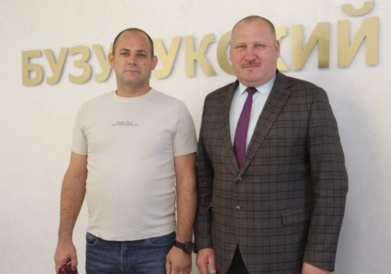 В Бузулуке чествовали участника спецоперации