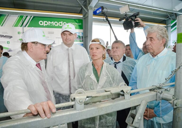 Евгений Солнцев посетил село Лапаз, где открылся новый молочный центр «Армада»