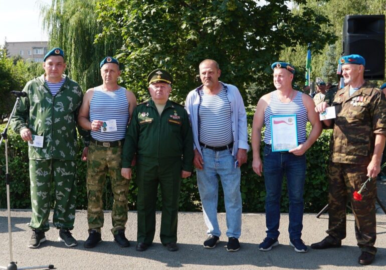 Бузулук отметил 95-летие Воздушно-десантных войск