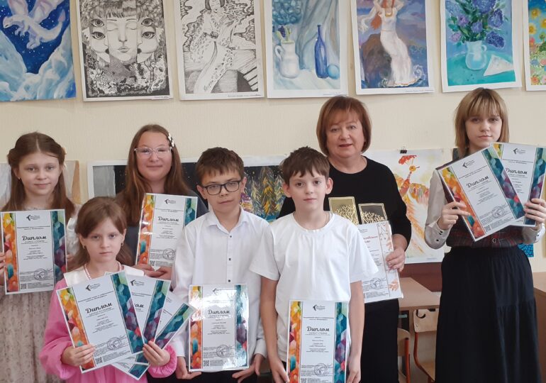 Юные художники студии «Ясень» из Бузулука стали победителями международного конкурса «Арт-Птица»