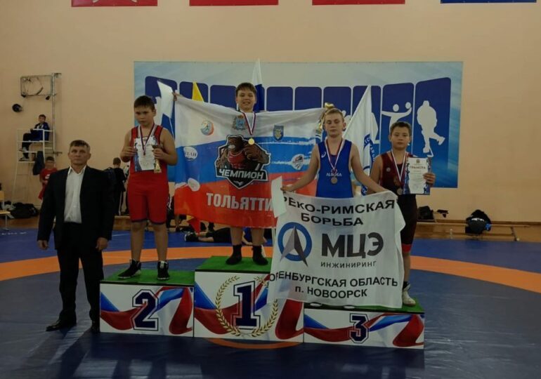 Бузулучанин защитил честь города на турнире по греко-римской борьбе в Новосергиевке