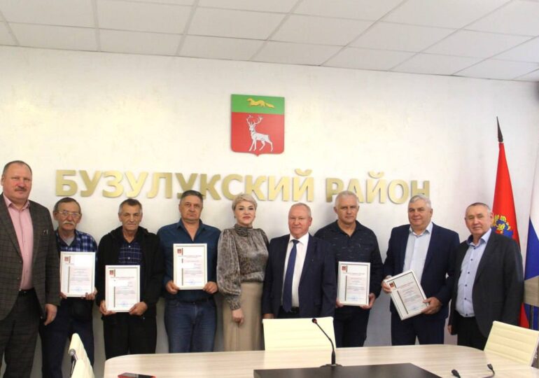 Глава Бузулукского района Николай Бантюков поздравил водителей с Днём автомобилиста