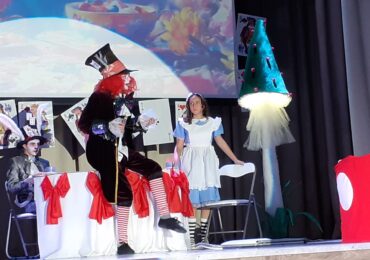 Премьера нового спектакля "Путешествие в страну чудес" прошла в Бузулуке