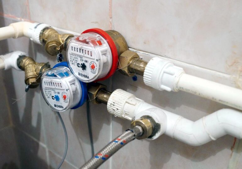 МУП ЖКХ Бузулука проводит проверку теплосетей и счётчиков горячей воды