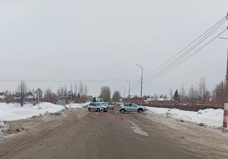 Невнимательность при манёвре стала причиной дорожно-транспортного происшествия в Бузулуке