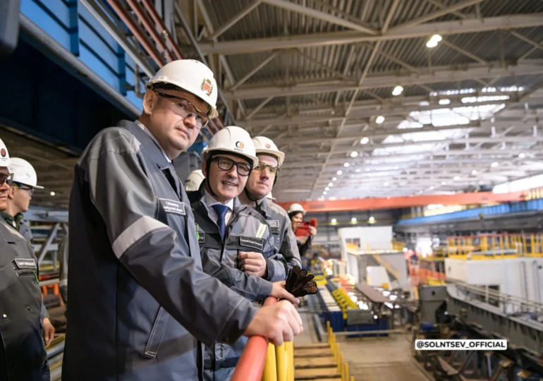 Евгений Солнцев поздравил «Уральскую Сталь» с 71-летием