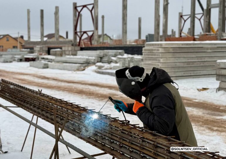 В Оренбургском районе строят две школы