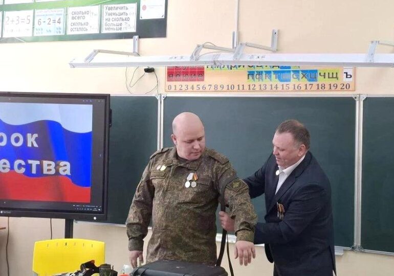 В Бузулукском районе участники СВО провели урок Мужества для школьников