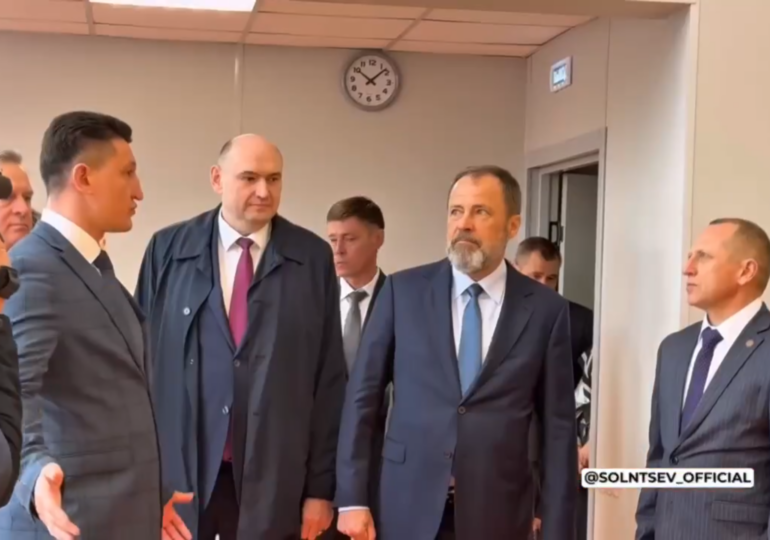 Евгений Солнцев и Игорь Комаров посетили ФОК в Оренбургском районе