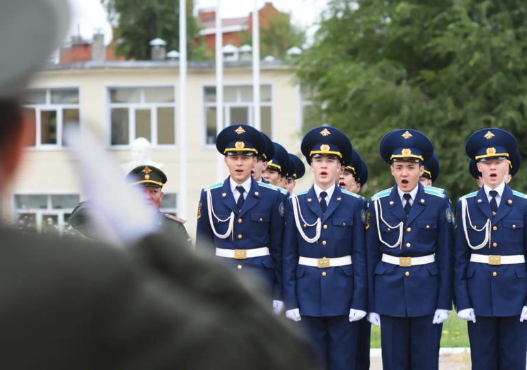 Школьников из Оренбургской области приглашают поступать в кадетские корпуса