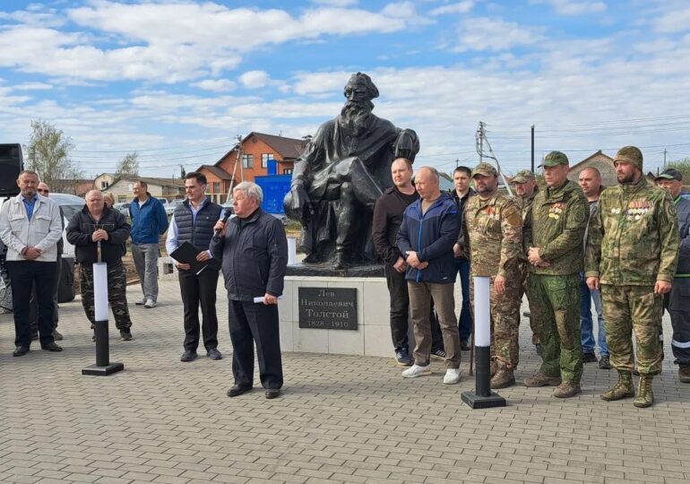 В Бузулуке посадили деревья на аллее ветеранов