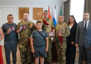 В Бузулуке участникам СВО вручили государственные награды