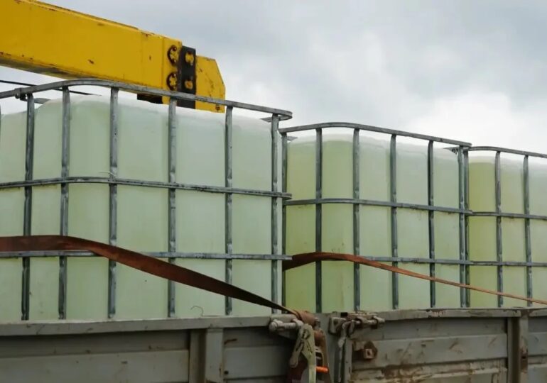 Из Бузулука в Бугуруслан направили питьевую воду и помощь для откачки подтопленных помещений